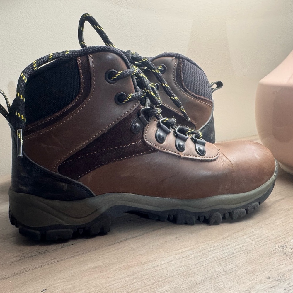 Magellan Outdoors Kids Hiking Boots Boys Sz 3 D - Picture 7 of 12